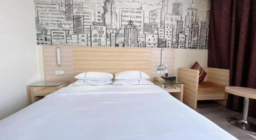 Bed in City Comfort Inn Huanggang Dongmen Road Wanda Plaza