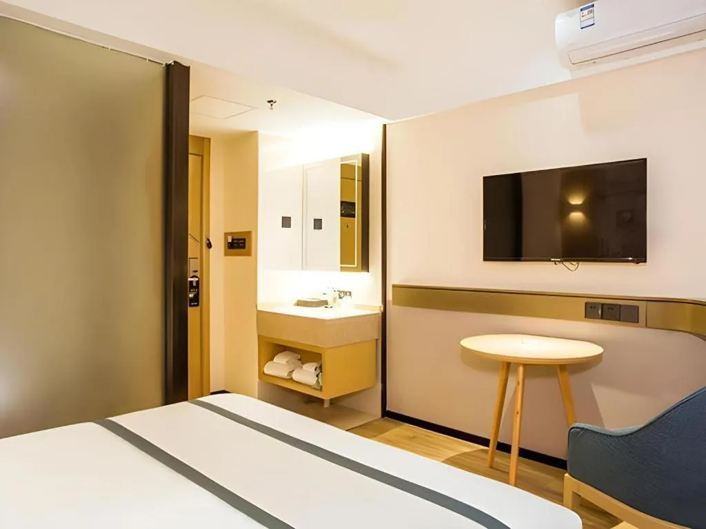 Bed in City Comfort Inn Guilin Pingle