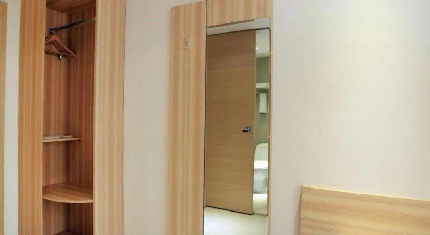 City Comfort Inn Wuhan Guanggu Finance Port