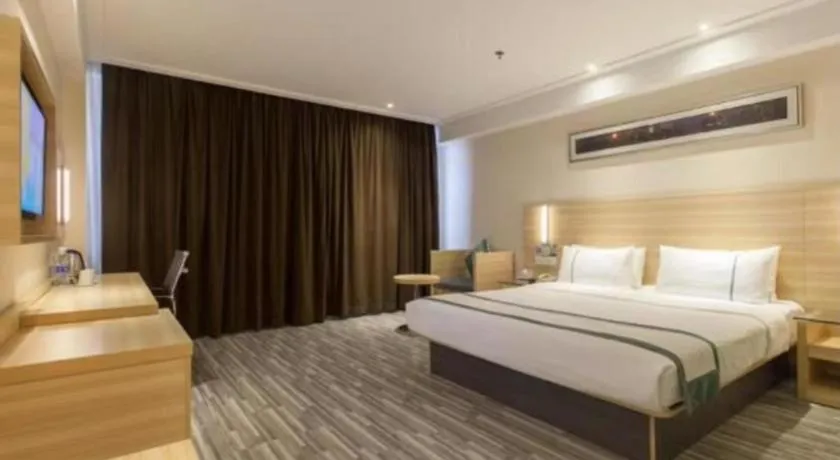 Bed in City Comfort Inn Wuhan Guanggu Finance Port