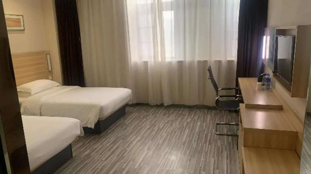 Bed in City Comfort Inn Wuhan Guanggu Finance Port