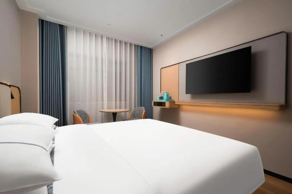 Bed in City Comfort Inn Wuhan Guanggu Finance Port