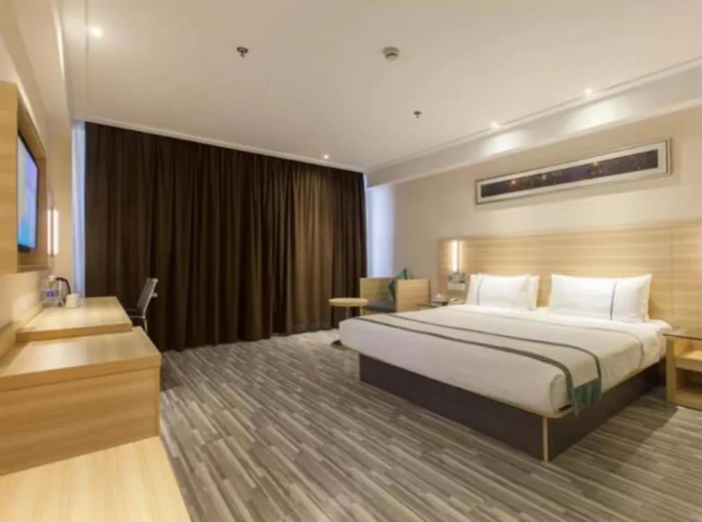 Bed in City Comfort Inn Wuhan Guanggu Finance Port