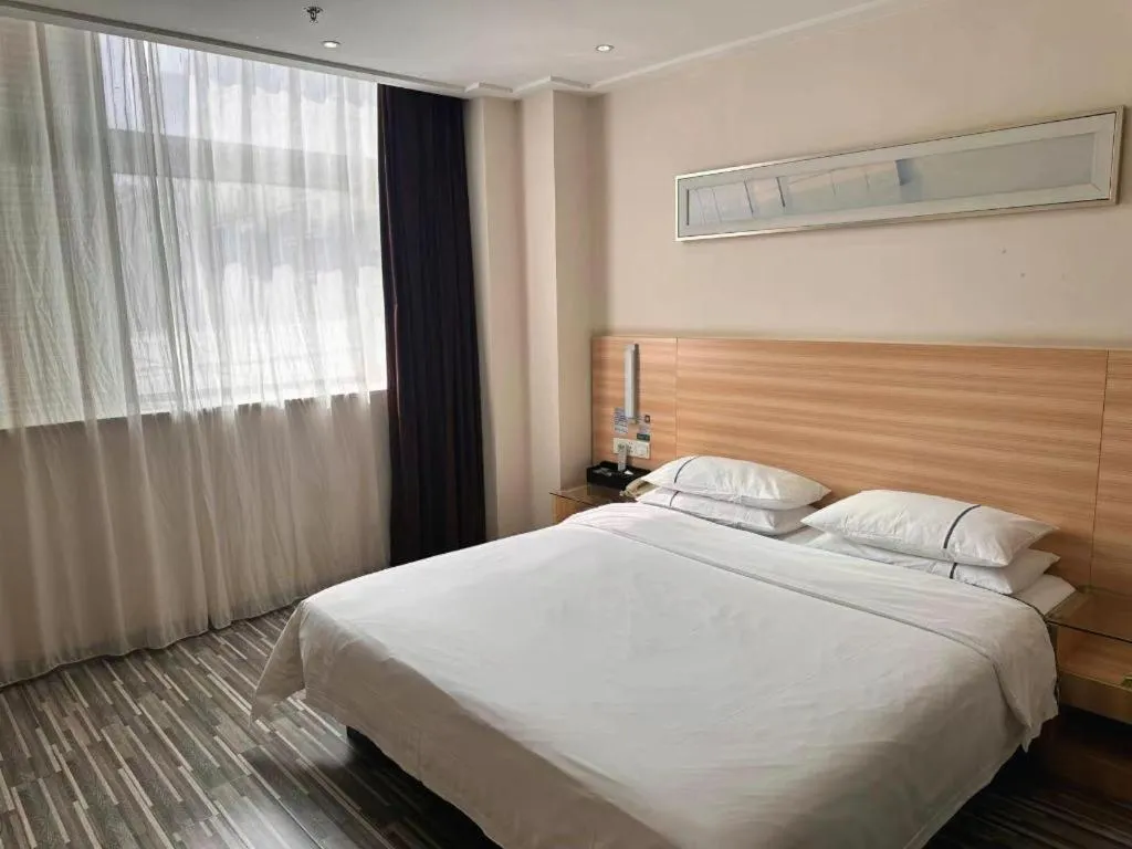 Bed in City Comfort Inn Wuhan Guanggu Finance Port
