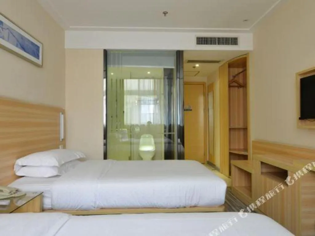Bed in City Comfort Inn Wuhan Guanggu Finance Port