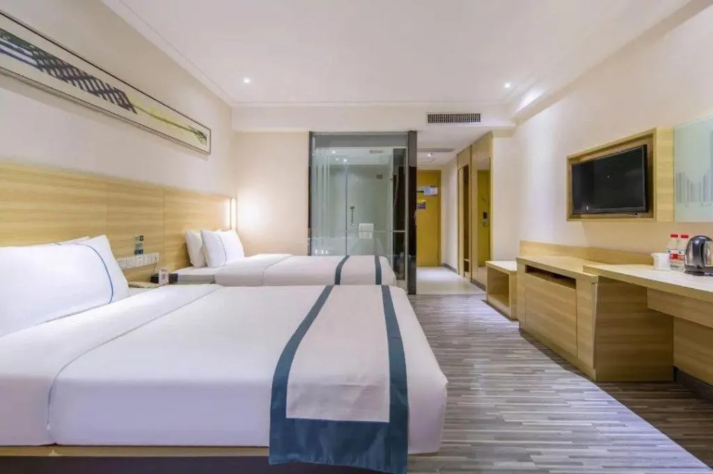 Bed in City Comfort Inn Zhuhai Hengqin Ocean Kingdom Huafa Shangdu