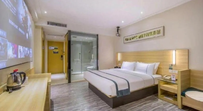 Bed in City Comfort Inn Zhuhai Hengqin Ocean Kingdom Huafa Shangdu