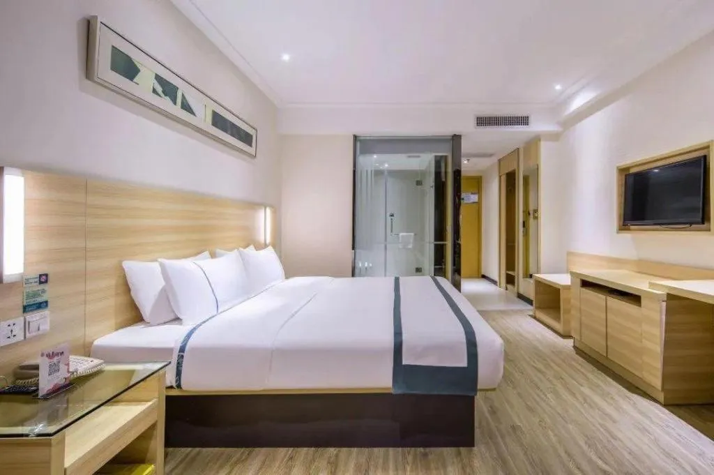 Bed in City Comfort Inn Zhuhai Hengqin Ocean Kingdom Huafa Shangdu