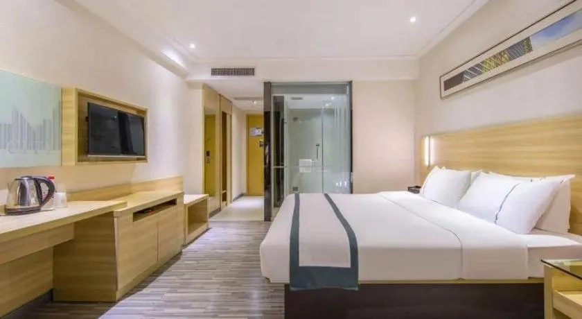 Bed in City Comfort Inn Zhuhai Hengqin Ocean Kingdom Huafa Shangdu