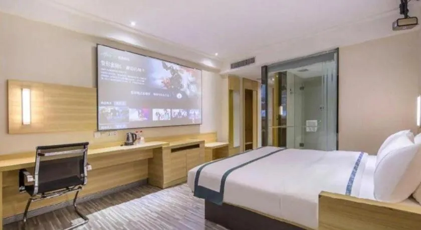 Bed in City Comfort Inn Zhuhai Hengqin Ocean Kingdom Huafa Shangdu