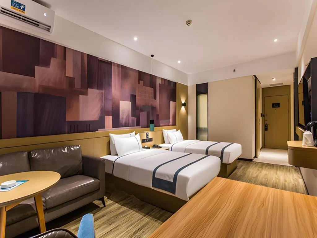 Bed in City Comfort Inn Liuzhou Wuling Liutai Road