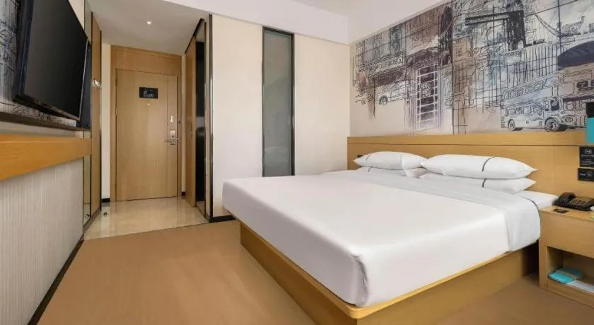 Bed in City Comfort Inn Liuzhou Wuling Liutai Road