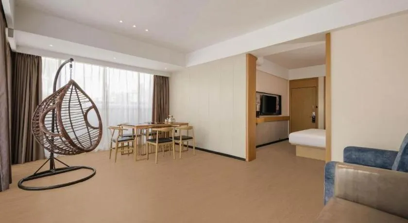 Bed in City Comfort Inn Liuzhou Wuling Liutai Road