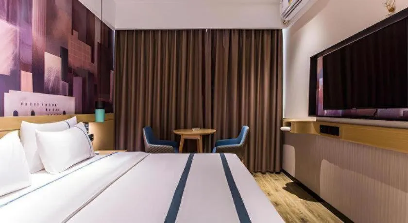 Bed in City Comfort Inn Liuzhou Wuling Liutai Road