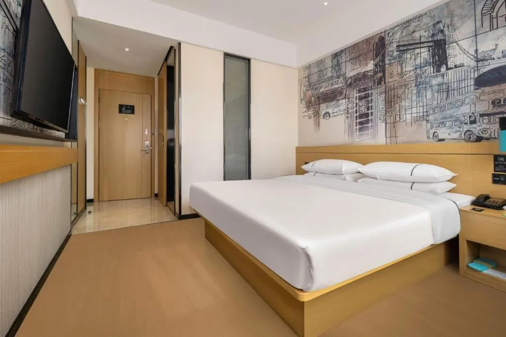 Bed in City Comfort Inn Liuzhou Wuling Liutai Road