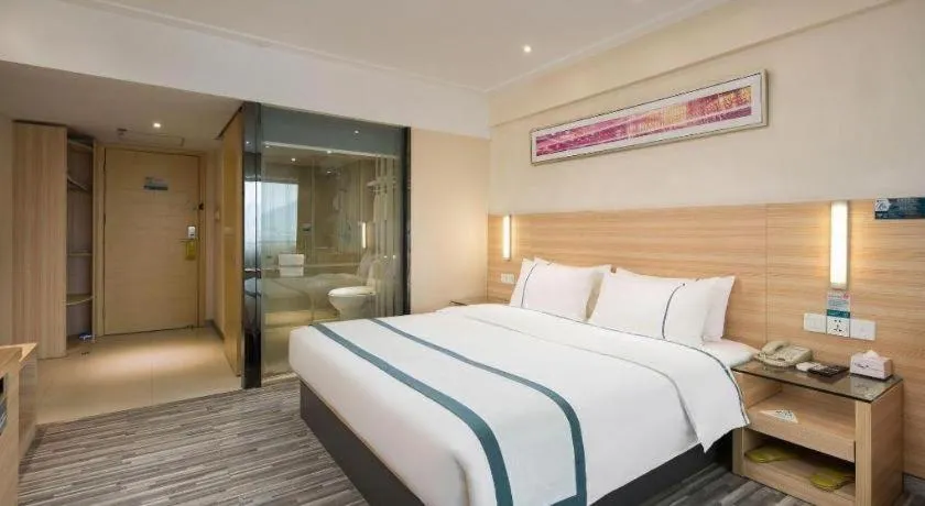 Bed in City Comfort Inn Changsha Yuelu Mountain Hunan University Central South University