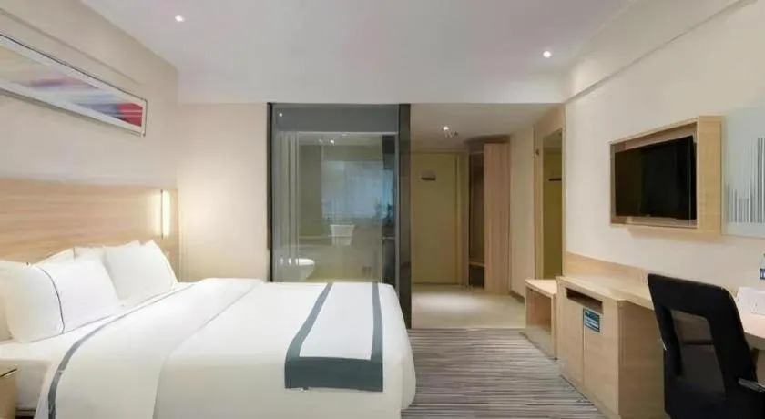 Bed in City Comfort Inn Changsha Yuelu Mountain Hunan University Central South University