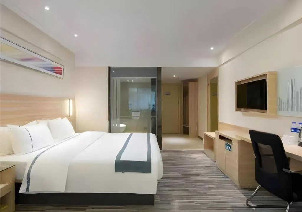 Bed in City Comfort Inn Changsha Yuelu Mountain Hunan University Central South University