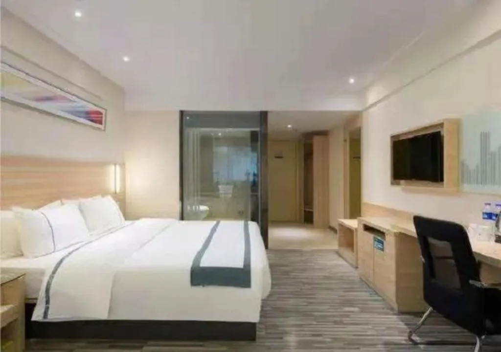 Bed in City Comfort Inn Changsha Yuelu Mountain Hunan University Central South University