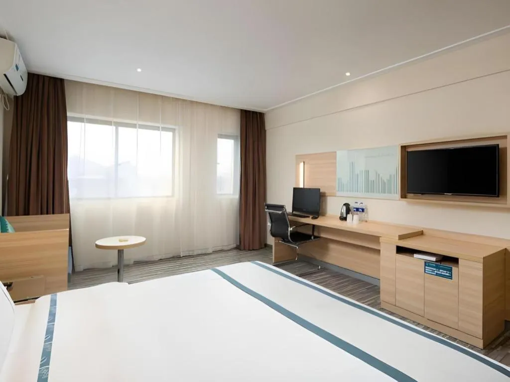 Bed in City Comfort Inn Changsha Yuelu Mountain Hunan University Central South University