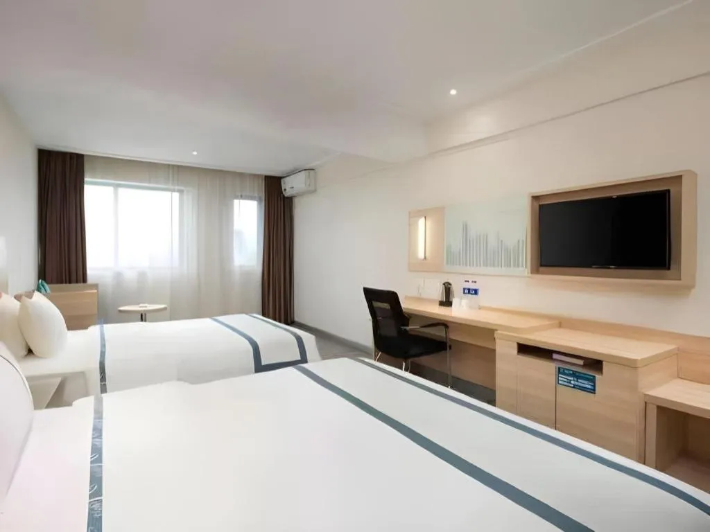 Bed in City Comfort Inn Changsha Yuelu Mountain Hunan University Central South University