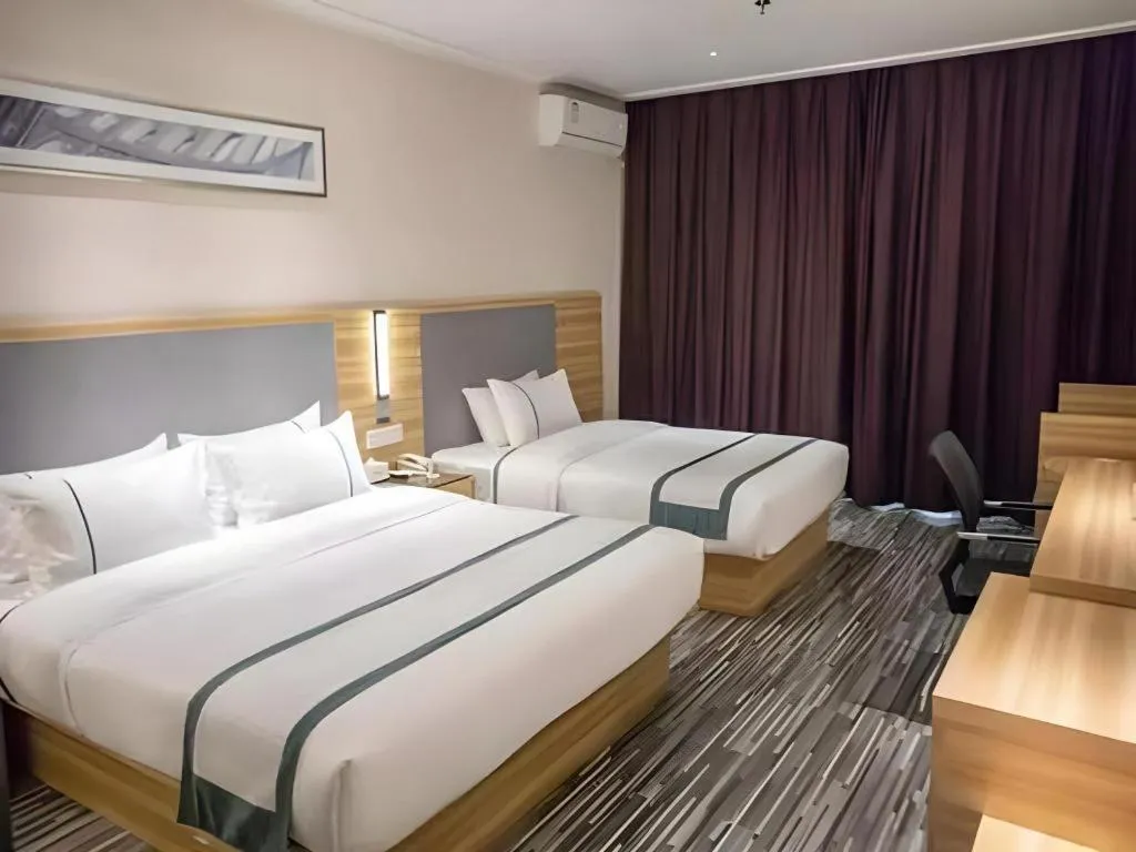 Bed in City Comfort Inn Changsha Yuelu Mountain Hunan University Central South University