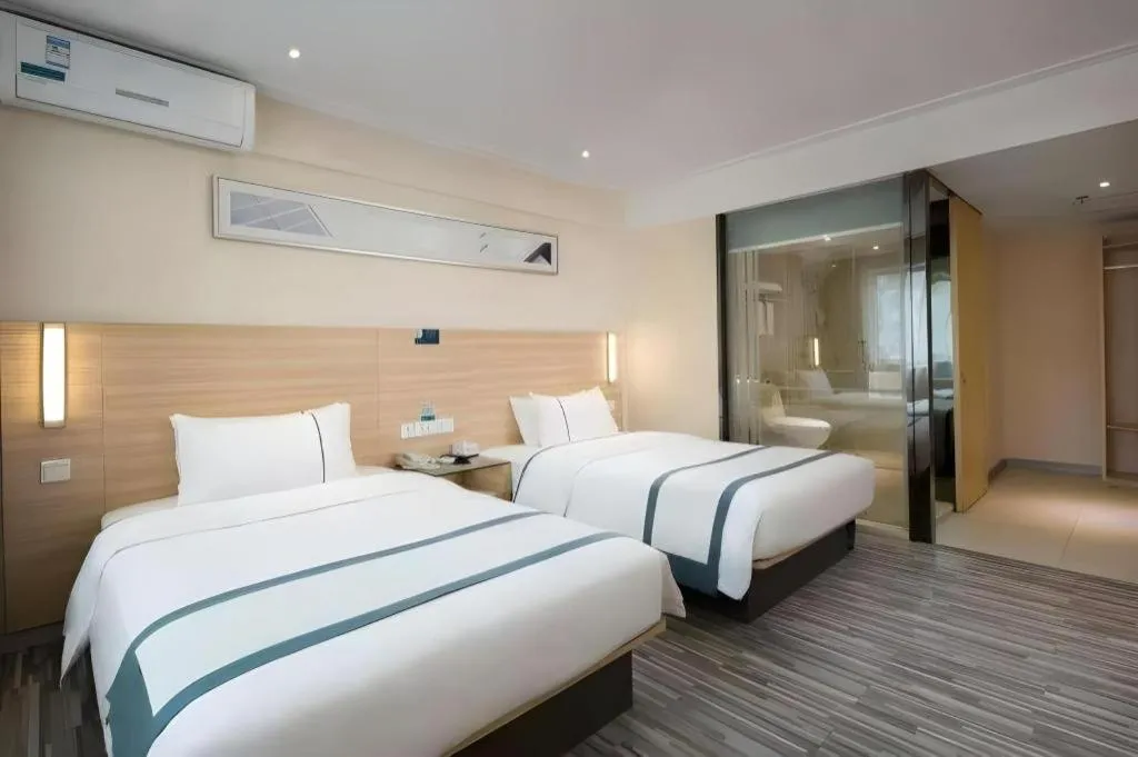 Bed in City Comfort Inn Changsha Yuelu Mountain Hunan University Central South University