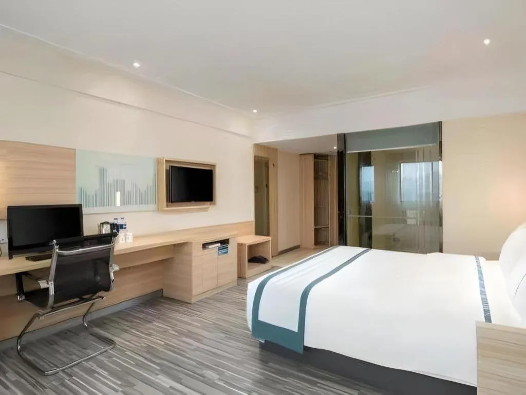 Bed in City Comfort Inn Changsha Yuelu Mountain Hunan University Central South University