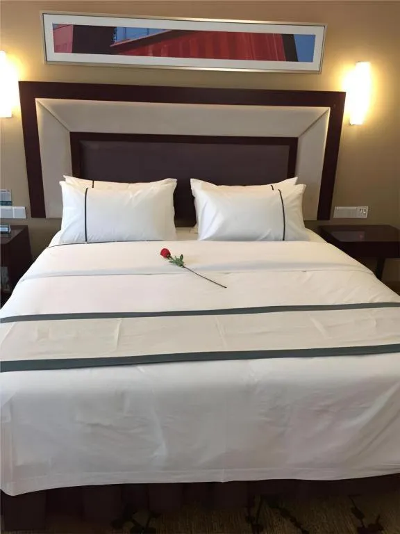 Bed in City Comfort Inn Huizhou Longmen