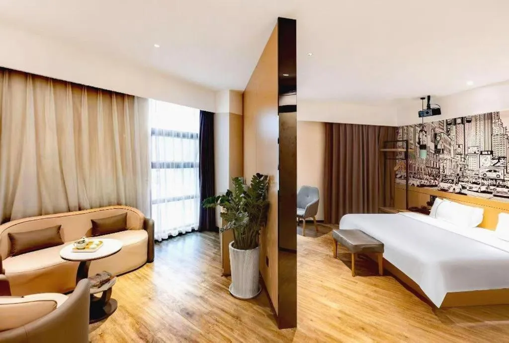 Bed in City Comfort Inn Meishan Wanda Plaza