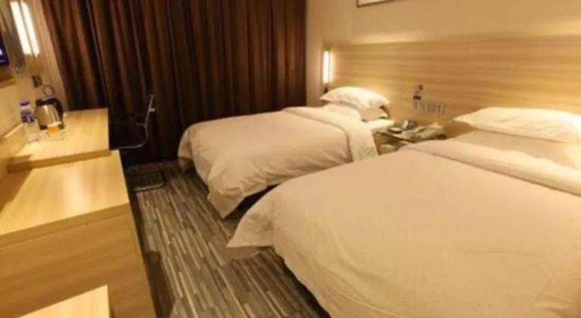 Bed in City Comfort Inn Guilin North High Speed Railway Station Square