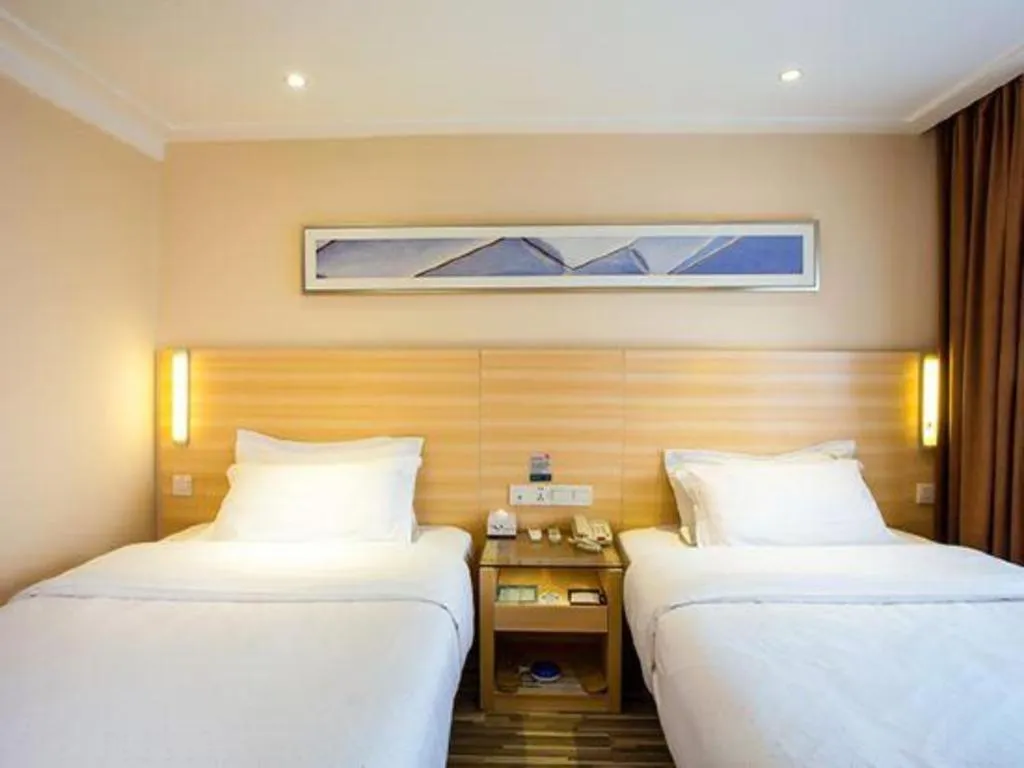 Bed in City Comfort Inn Guilin North High Speed Railway Station Square