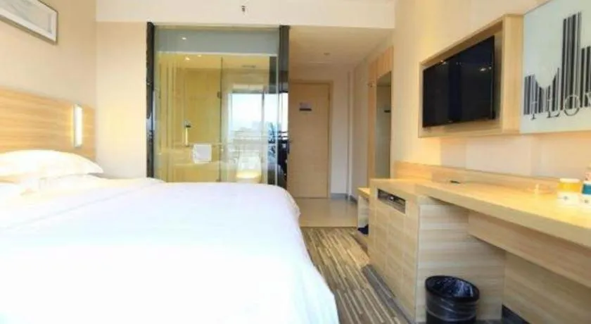 Bed in City Comfort Inn Guilin North High Speed Railway Station Square