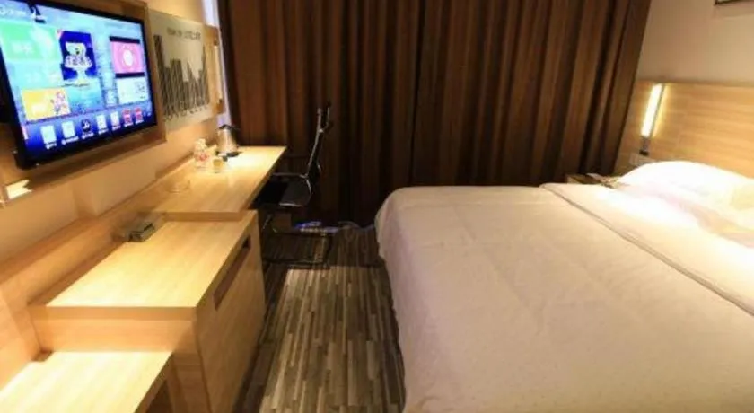 Bed in City Comfort Inn Guilin North High Speed Railway Station Square