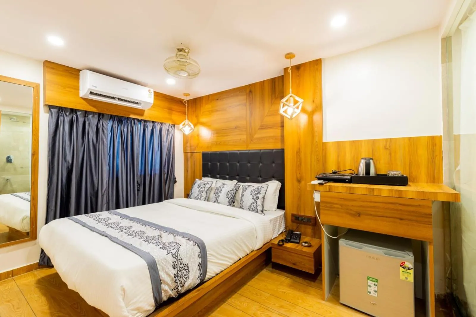 Hotel Village Residency