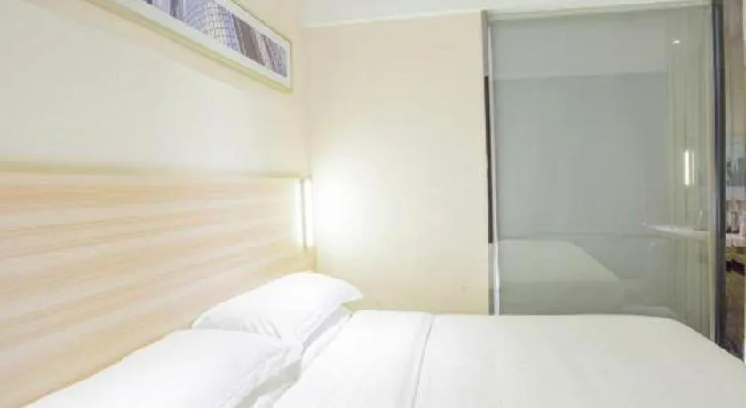 Bed in City Comfort Inn Hechi Bama Shouxiang Avenue