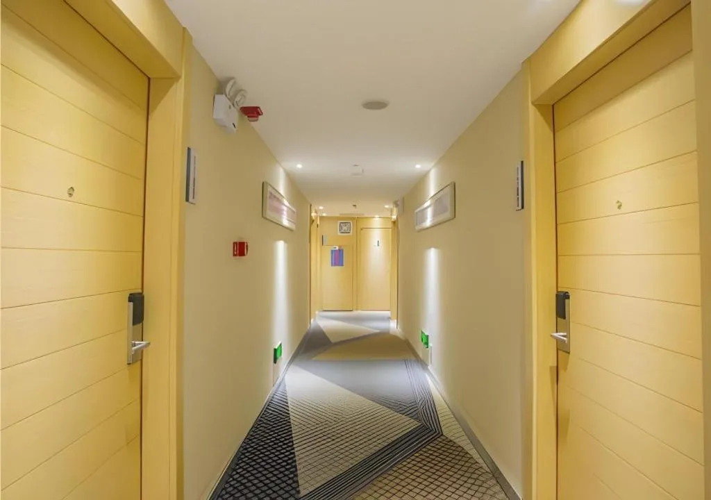 Bed in City Comfort Inn Hechi Bama Shouxiang Avenue