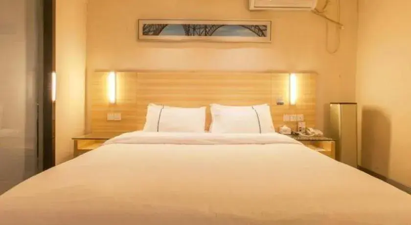 Bed in City Comfort Inn Wuhan Zoo Guobo Maying Road Metro Station Bed in City Comfort Inn Wuhan Zoo Guobo Maying Road Metro Station