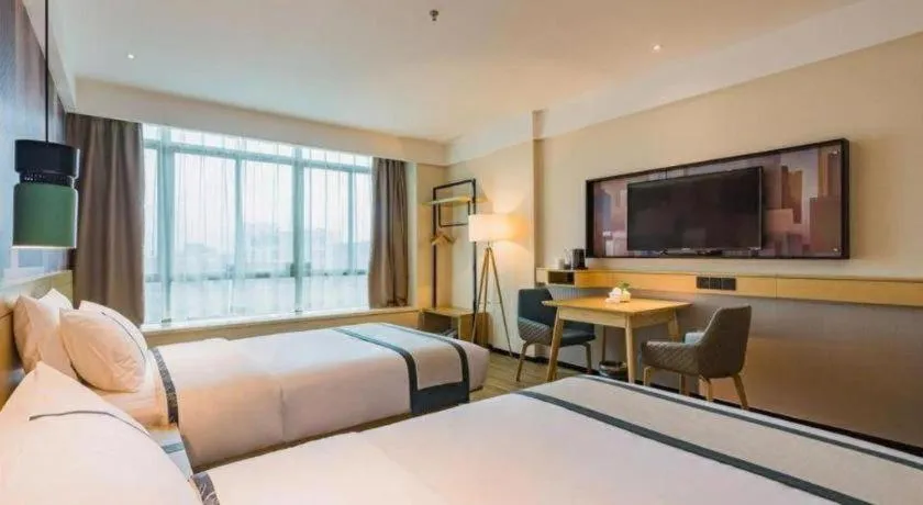 Bed in City Comfort Inn Shanwei Luhe