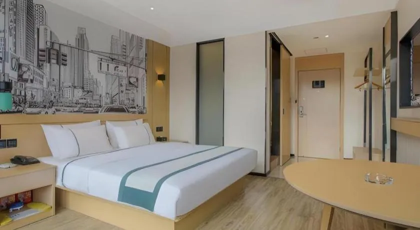 Bed in City Comfort Inn Shanwei Luhe