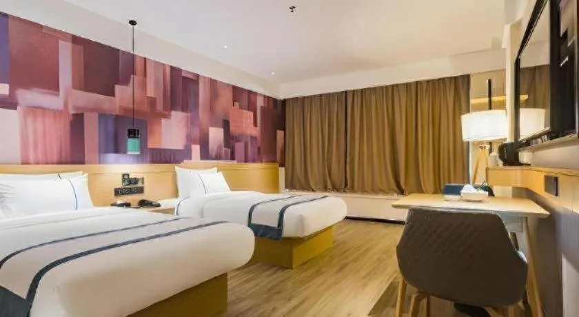 Bed in City Comfort Inn Shanwei Luhe