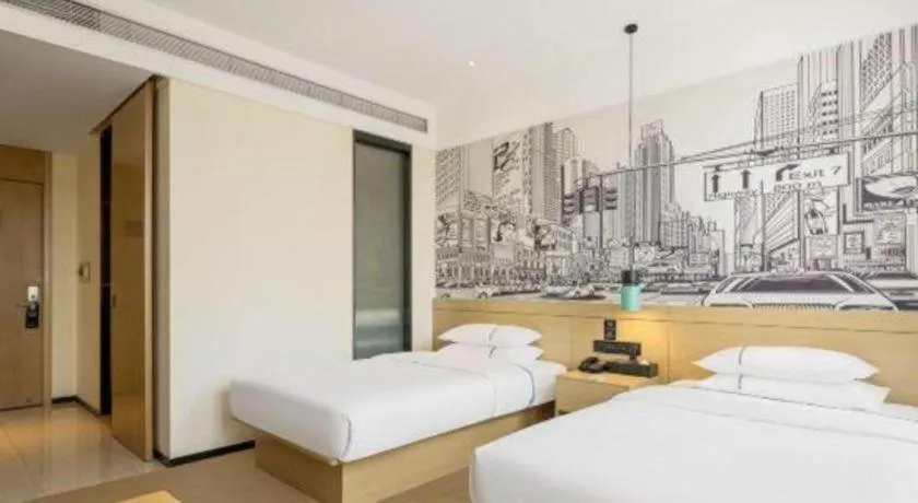 Bed in City Comfort Inn Shanwei Luhe