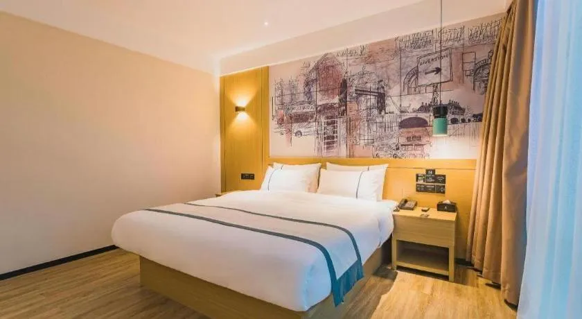 Bed in City Comfort Inn Shanwei Luhe