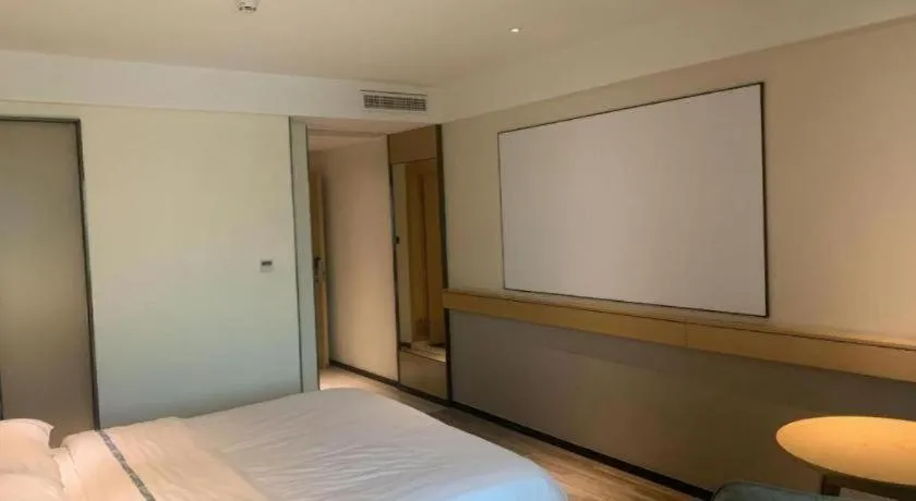 Bed in City Comfort Inn Shanwei Luhe