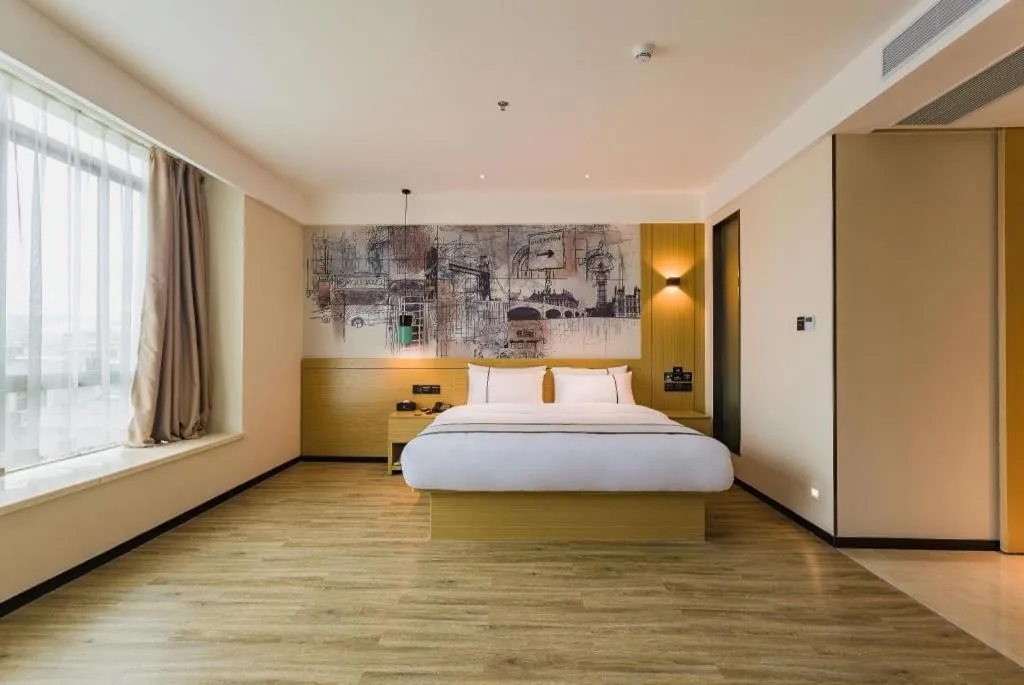 Bed in City Comfort Inn Shanwei Luhe