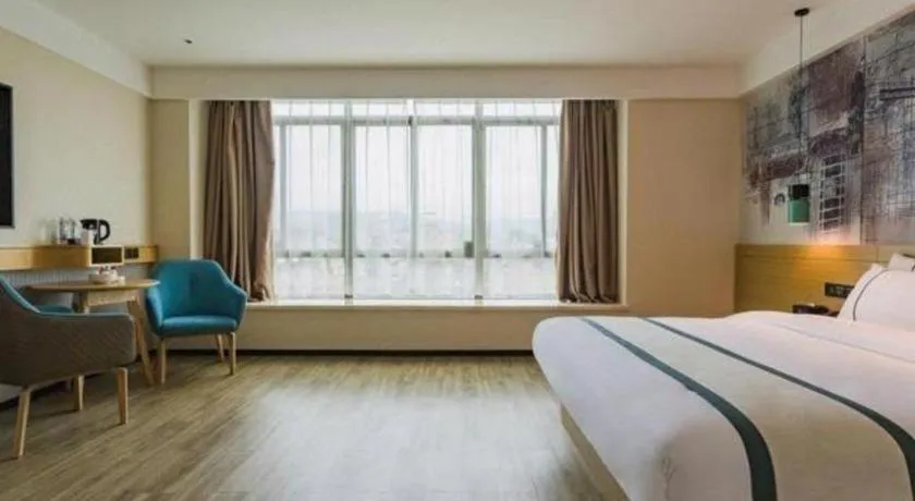 Bed in City Comfort Inn Shanwei Luhe