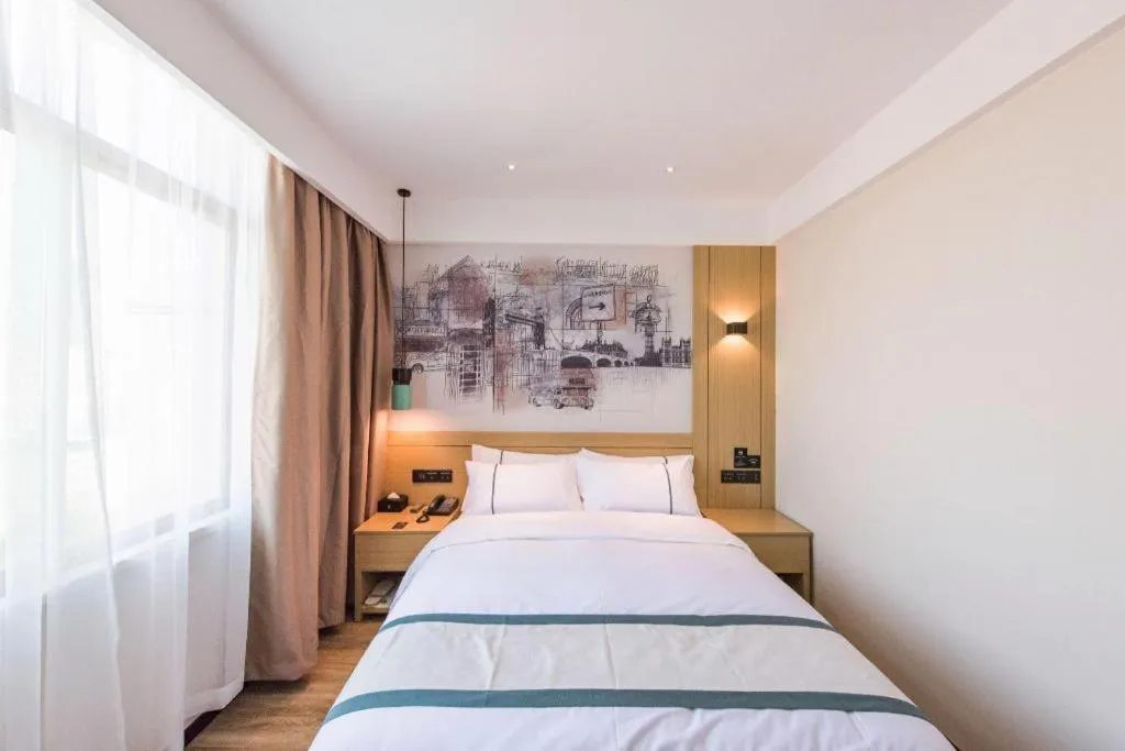 Bed in City Comfort Inn Shanwei Luhe