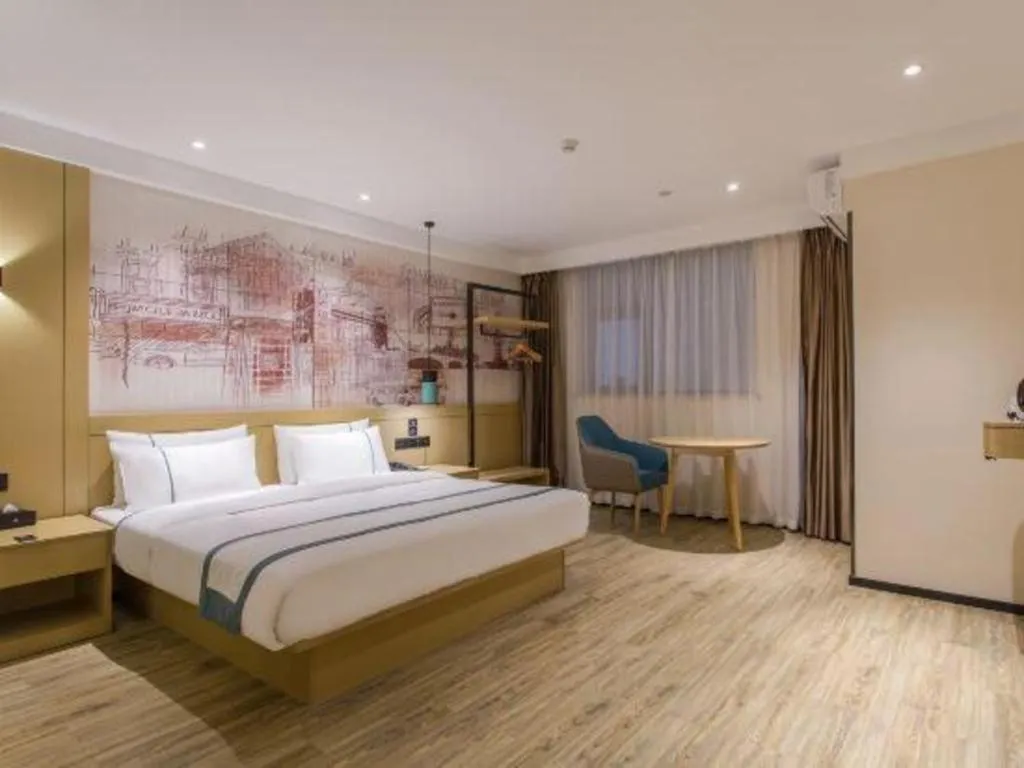 Bed in City Comfort Inn Shanwei Luhe