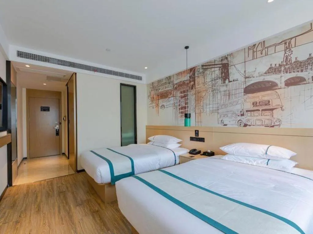 Bed in City Comfort Inn Shanwei Luhe