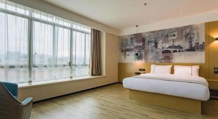 Bed in City Comfort Inn Shanwei Luhe